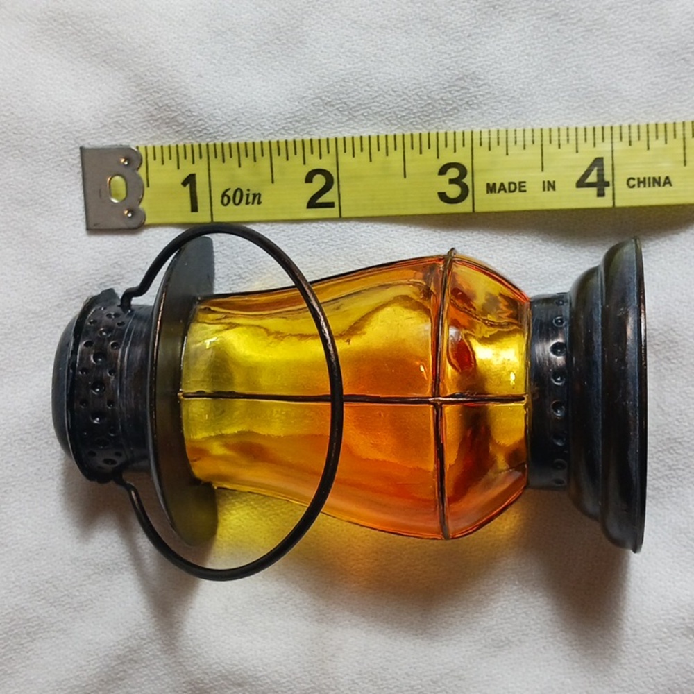 Miniature Oil Lantern Night Light Cover Wall Decor Victorian Amber Glow - Picture 5 of 6